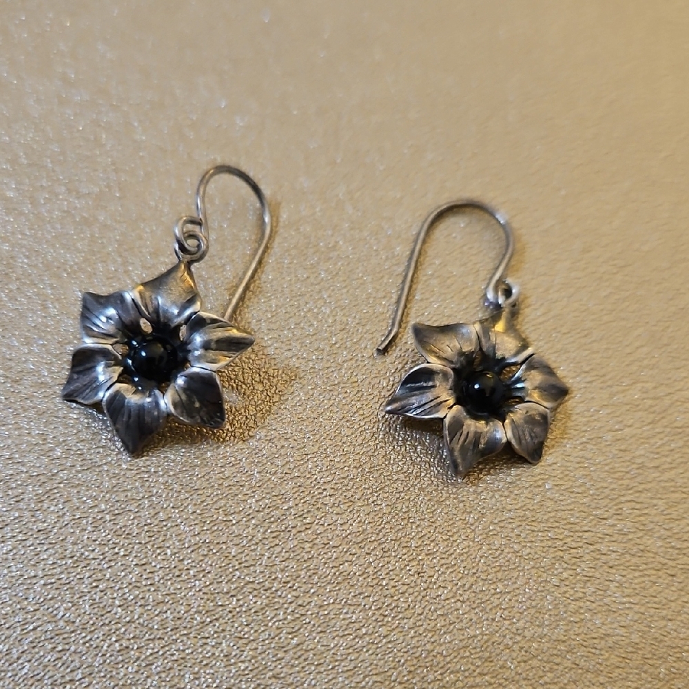 Sterling Silver Dangle Flower Earring